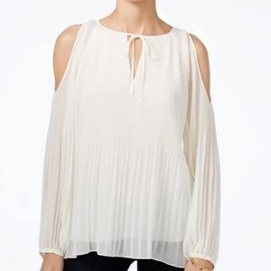 NWOT Sanctuary Pleated Cold Shoulder Flowy Long Sleeve in Cream Sz. XS